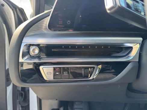 Certified 2025 Cadillac Lyriq Luxury AWD/4WD image 23