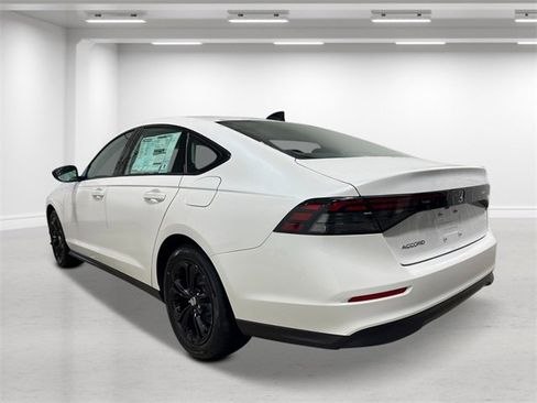 New 2025 Honda Accord SE image 5