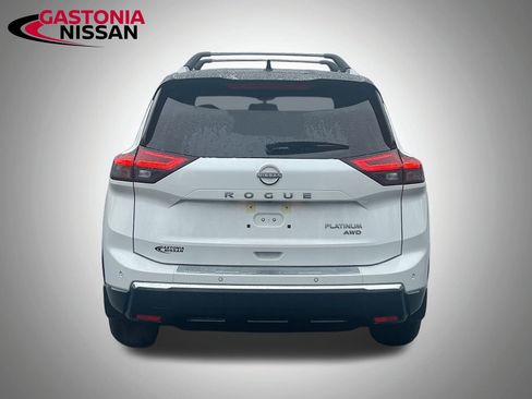 Used 2026 Nissan Rogue Platinum w/ Platinum Premium Package image 7