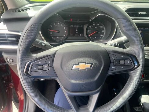 Used 2023 Chevrolet TrailBlazer LT FWD image 13