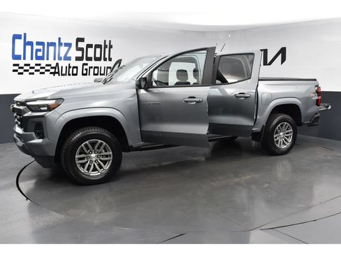 Used 2024 Chevrolet Colorado LT w/ LT Convenience Package III AWD/4WD image 26