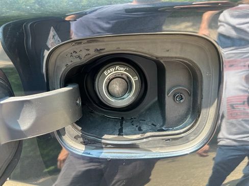 Used 2023 Ford Explorer XLT w/ Equipment Group 202A AWD/4WD image 43
