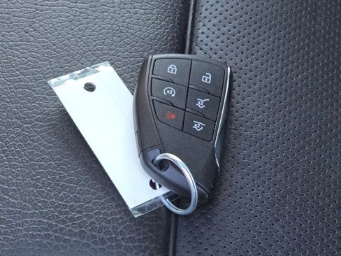 Used 2025 GMC Yukon XL Denali image 29