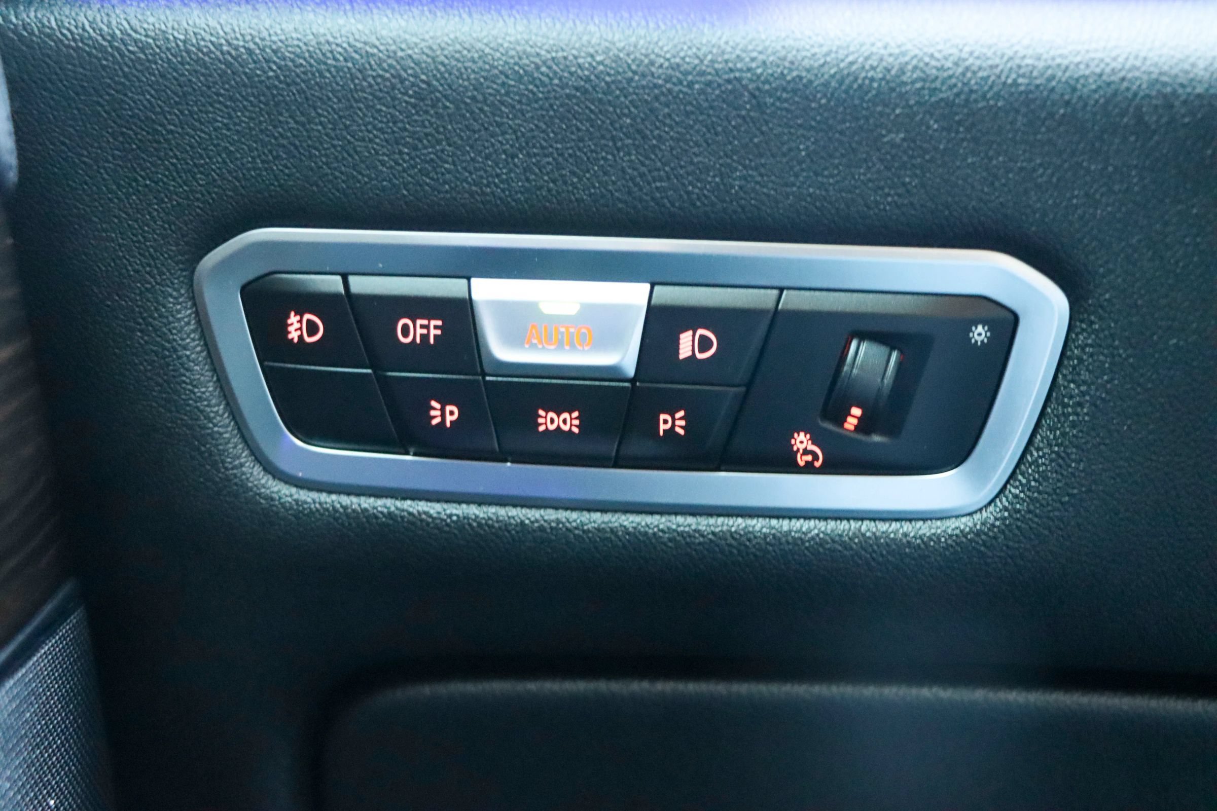 Used 2019 BMW X5 xDrive40i w/ Convenience Package AWD/4WD image 31
