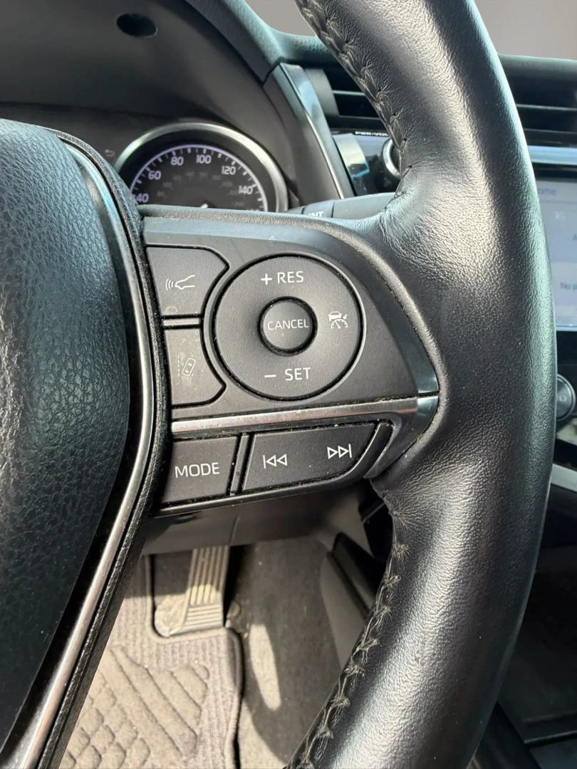 Used 2018 Toyota Camry XLE FWD image 22