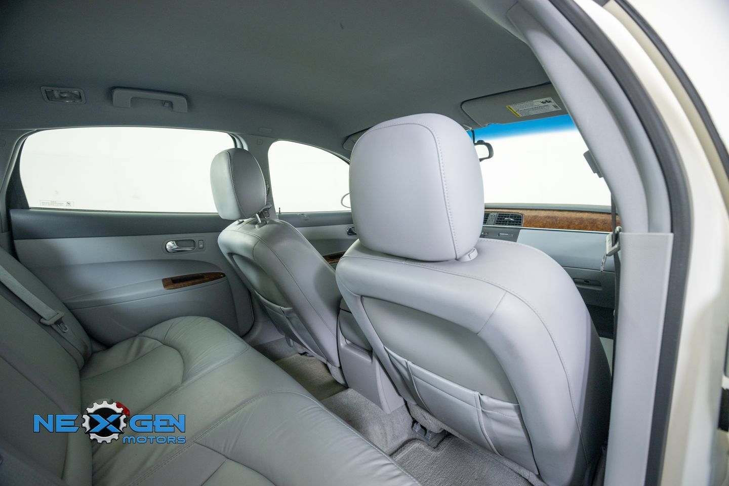 Used 2006 Buick LaCrosse CXL w/ Chrome Appearance Package FWD image 32