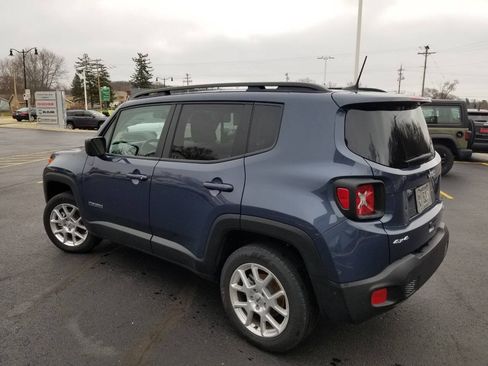 Certified 2022 Jeep Renegade Latitude w/ Convenience Group AWD/4WD image 5