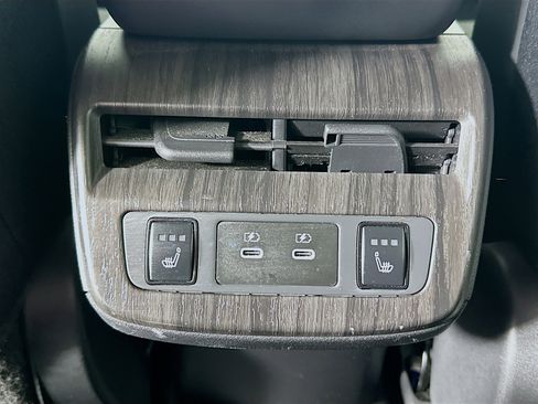 Used 2025 Nissan Ariya AWD image 27