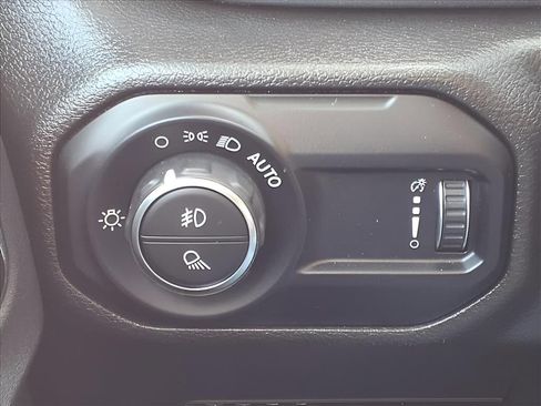 Used 2023 Jeep Gladiator Mojave w/ Cold Weather Group image 18