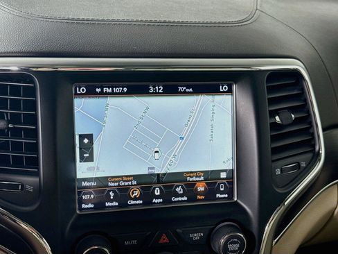 Used 2018 Jeep Grand Cherokee Overland AWD/4WD image 7