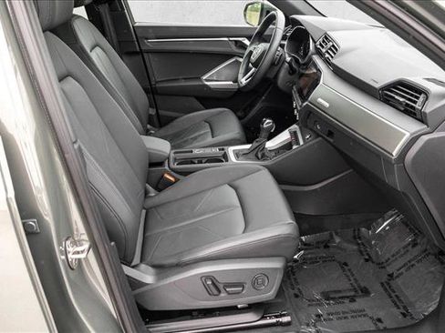 Certified 2025 Audi Q3 2.0T Premium Plus w/ Premium Plus Package image 26