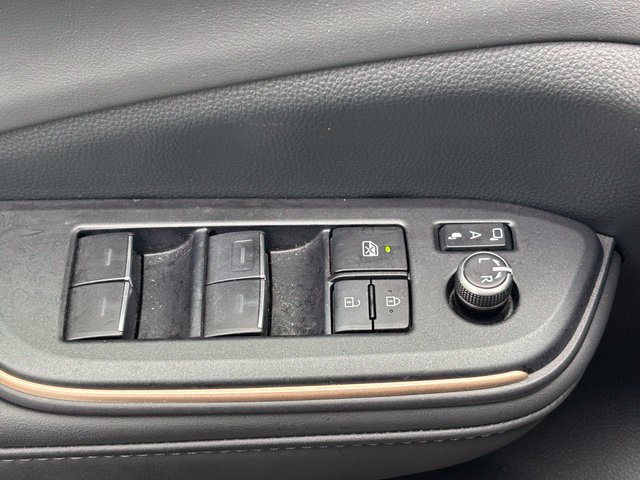 Used 2023 Toyota Crown AWD/4WD image 29