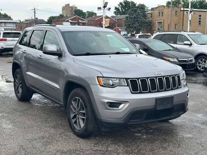 Used 2019 Jeep Grand Cherokee Laredo w/ 18" Wheel & 8.4" Radio Group