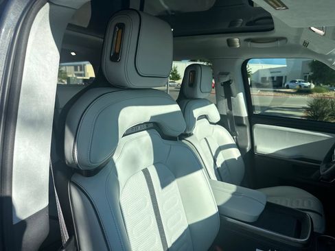 Used 2024 Rivian R1S Adventure AWD/4WD image 40