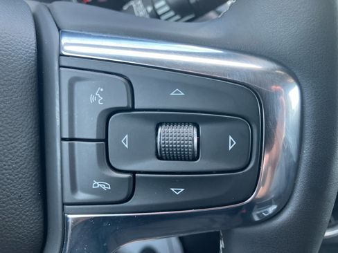 Used 2023 Chevrolet Blazer LT w/ Sound & Technology Package FWD image 17