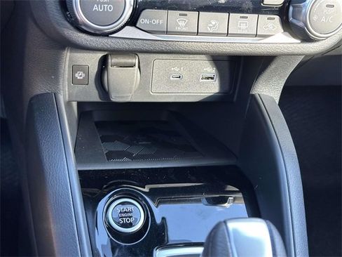 New 2025 Nissan Versa SR w/ Trunk Package image 22