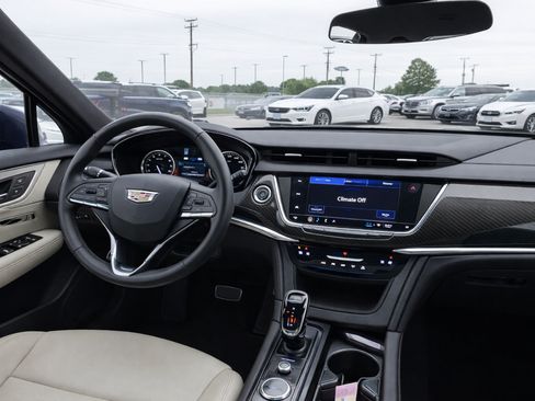 Used 2023 Cadillac XT6 Sport AWD/4WD image 10