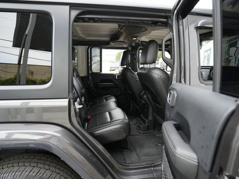 Used 2018 Jeep Wrangler Unlimited Sahara w/ Dual Top Group AWD/4WD image 34