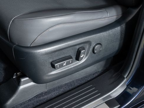 Used 2021 Lexus GX 460 Premium w/ Premium Package image 16