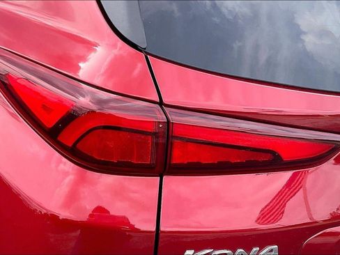 Used 2023 Hyundai Kona Limited AWD/4WD image 28