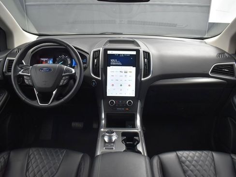 Used 2024 Ford Edge Titanium image 9