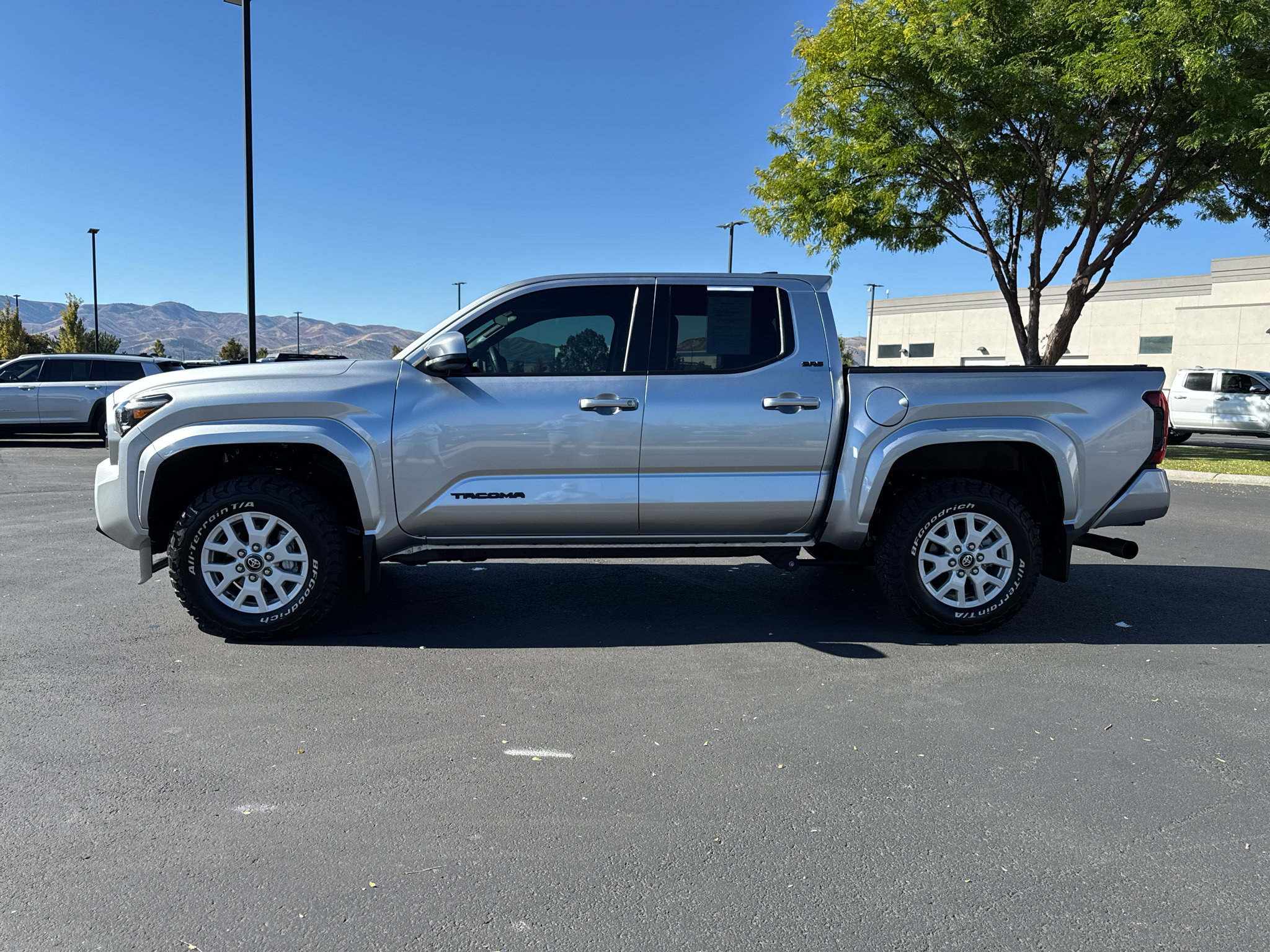 Certified 2026 Toyota Tacoma SR5 AWD/4WD image 6