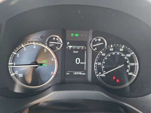 Used 2023 Lexus GX 460 Premium image 35