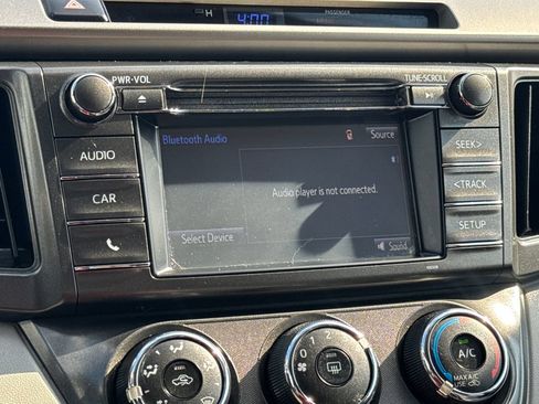 Used 2015 Toyota RAV4 LE AWD/4WD image 22