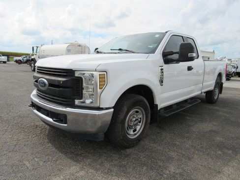 Used 2018 Ford F250 XL w/ Power Equipment Group RWD image 7