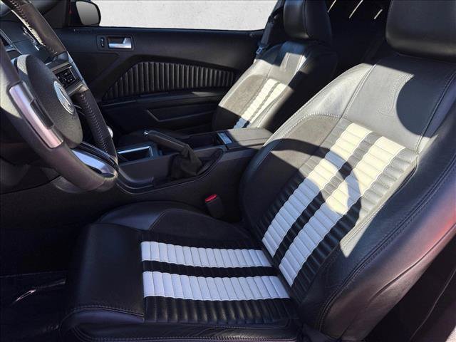 Used 2010 Ford Mustang Shelby GT500 RWD image 16