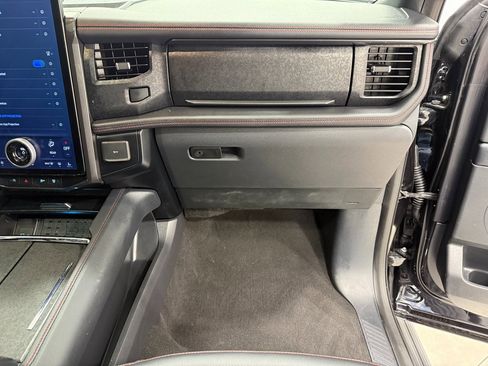 Used 2024 Ford Expedition Max Limited image 29