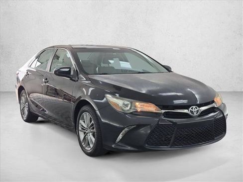 Used 2015 Toyota Camry SE FWD image 3