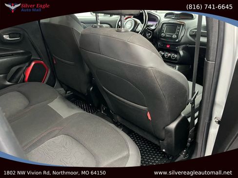 Used 2017 Jeep Renegade Trailhawk w/ Cold Weather Group II image 10