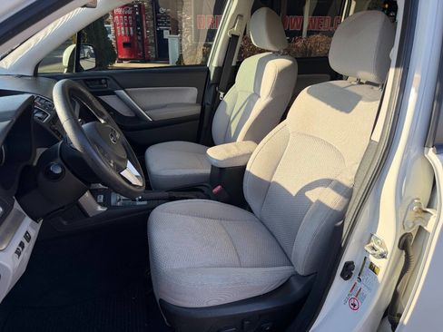 Used 2017 Subaru Forester 2.5i Premium w/ All-Weather Package image 12