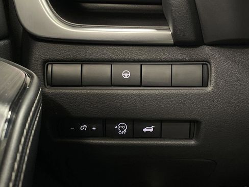 Used 2023 Nissan Rogue SV w/ SV Premium B Package image 25