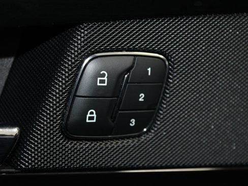 Used 2023 Lincoln Nautilus AWD w/ Premium Package image 44