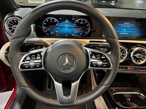 Used 2021 Mercedes-Benz A 220 4MATIC image 27