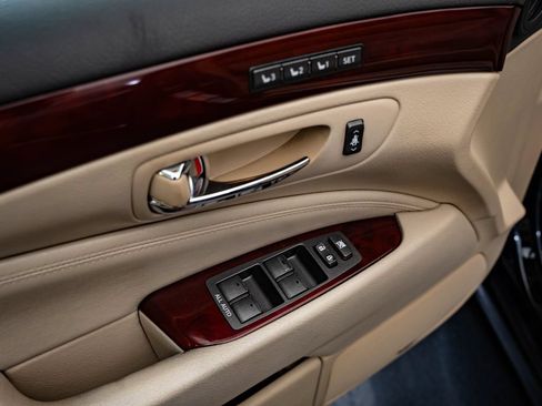 Used 2011 Lexus LS 460 AWD w/ Luxury Value Edition image 26