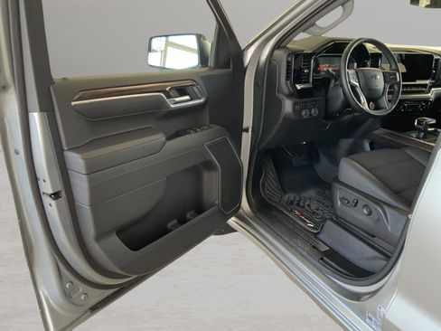 Used 2023 Chevrolet Silverado 1500 RST image 17