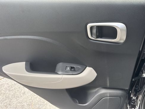 New 2026 Hyundai Venue SEL FWD image 21