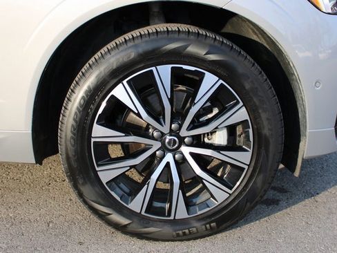 Used 2025 Volvo XC60 B5 Plus image 39