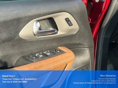 Used 2021 Chrysler Pacifica Limited w/ Uconnect Theater Family Group FWD image 10