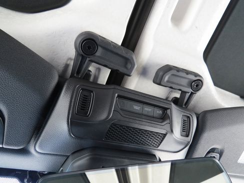 New 2025 Jeep Gladiator Rubicon image 23