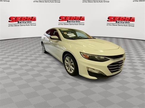 Used 2024 Chevrolet Malibu LT image 3