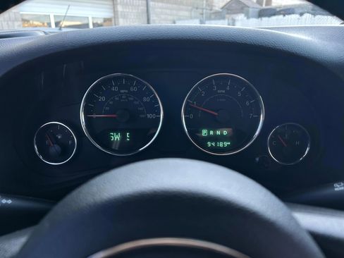 Used 2018 Jeep Wrangler Unlimited Sahara w/ Connectivity Group image 13