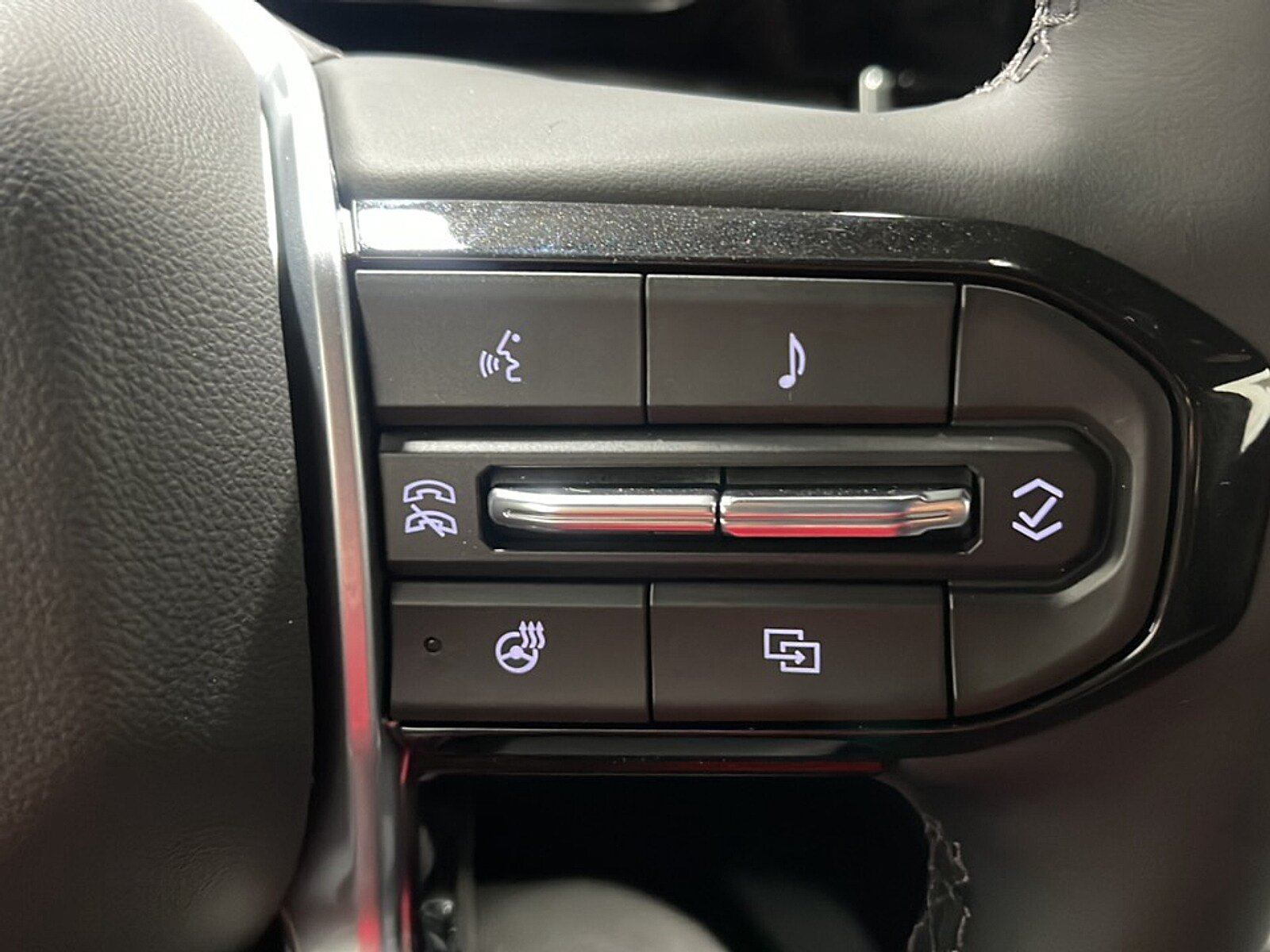 New 2026 Chevrolet Colorado LT w/ LT Convenience Package AWD/4WD image 7