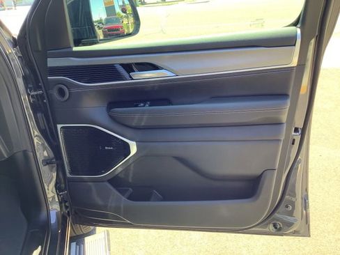 New 2026 Jeep Grand Wagoneer Limited AWD/4WD image 43