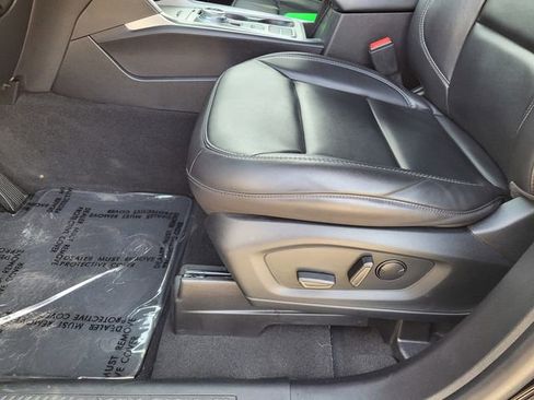 Certified 2022 Ford Explorer XLT w/ Equipment Group 202A RWD image 24