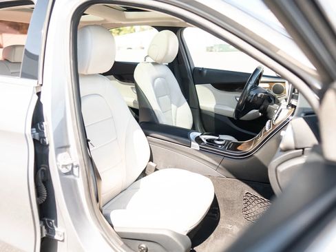 Used 2015 Mercedes-Benz C 300 Sedan image 19