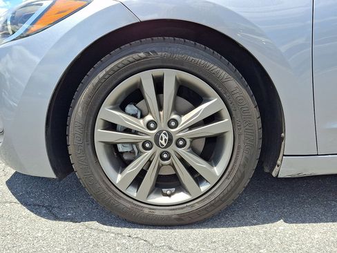 Used 2017 Hyundai Elantra SE FWD image 9